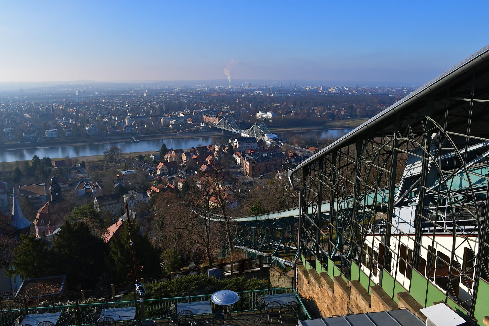 Schwebebahn und Elbtalpanorama in Blasewitz, Dresden